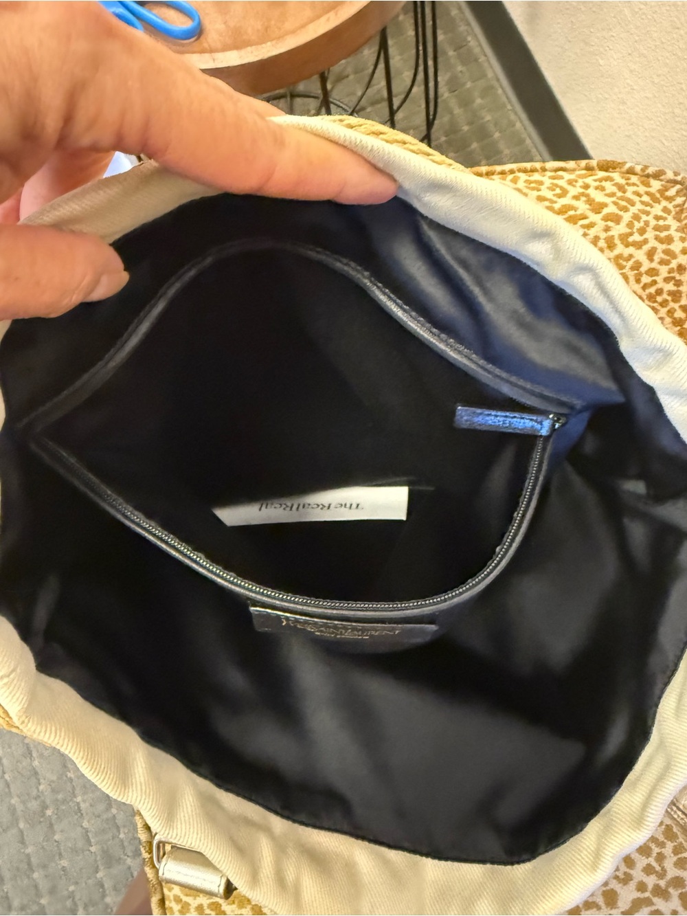 💯 Auth! Saint Laurent Cream Canvas Tote with Rope Trim and Soft Metallic Accents - Picture 12 of 16